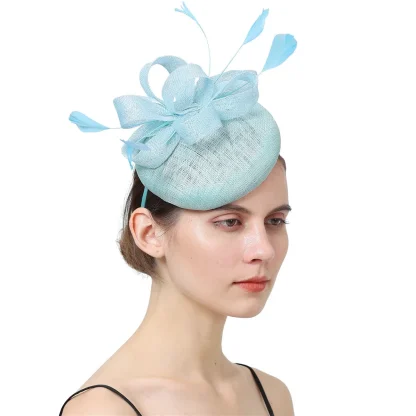 Stylish Feathered Fascinator with Clip - Image 6