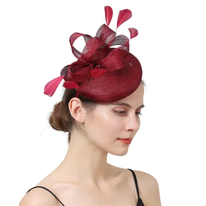 Stylish Feathered Fascinator with Clip - Image 3